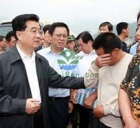 胡锦涛到北川灾区慰问受灾群众