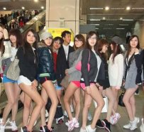 台湾少女发起“无裤日” 宣称为了宣传节能